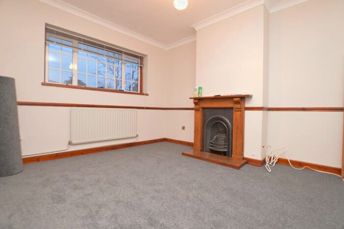 3 Bedroom Maisonette To Rent In Middle Park Avenue London, SE9