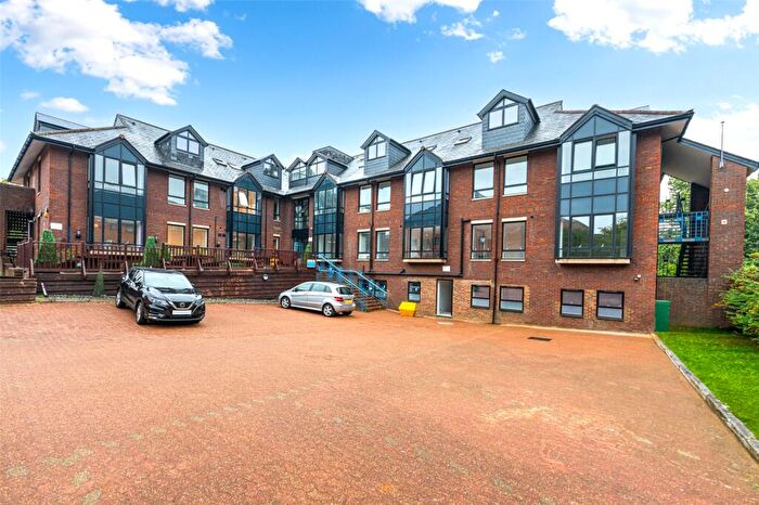 1 Bedroom Flat To Rent In Hatfield Road, St. Albans, Hertfordshire, AL1