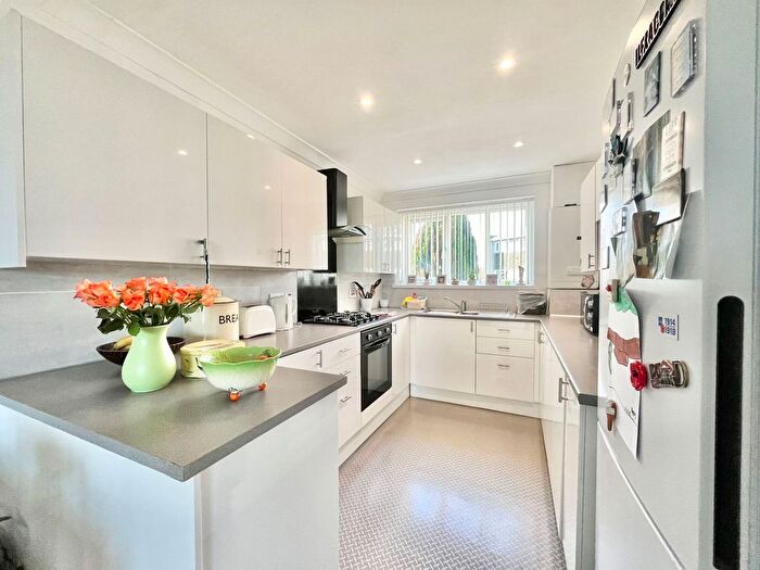 3 Bedroom Town House For Sale In Broadsands Court, Paignton, TQ4