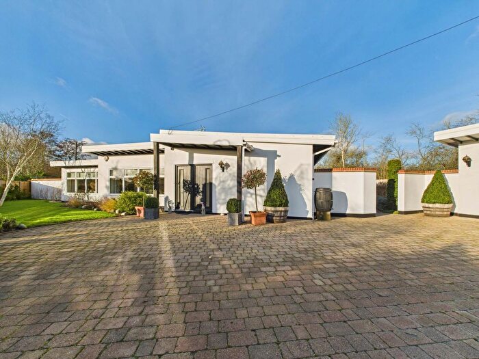 4 Bedroom Semi Detached House For Sale In Marsh Lodge, Marsh, HP17