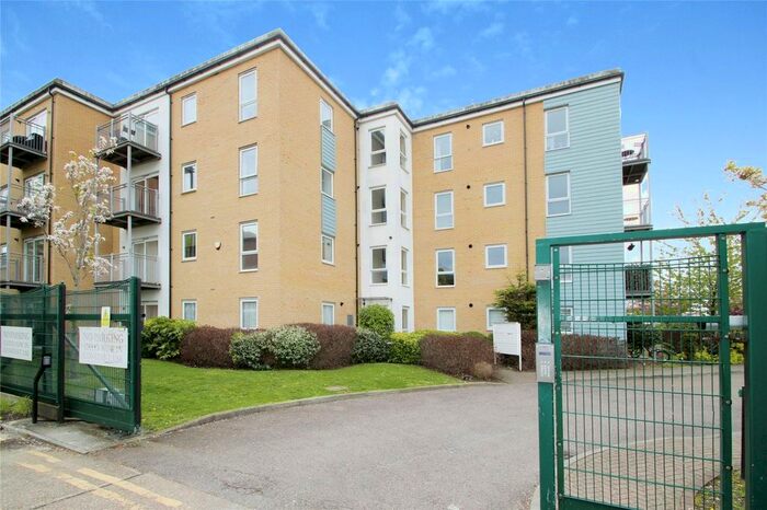 2 Bedroom Flat To Rent In Millfield Close, Hornchurch, RM11