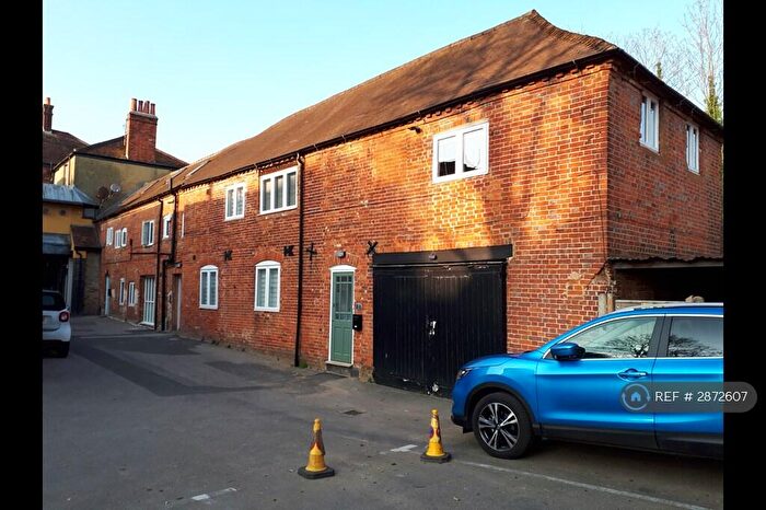 1 Bedroom Flat To Rent In Weavers Yard, Farnham, GU9
