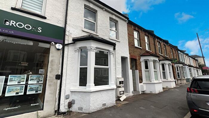 1 Bedroom Flat To Rent In Haydons Road, London, SW19