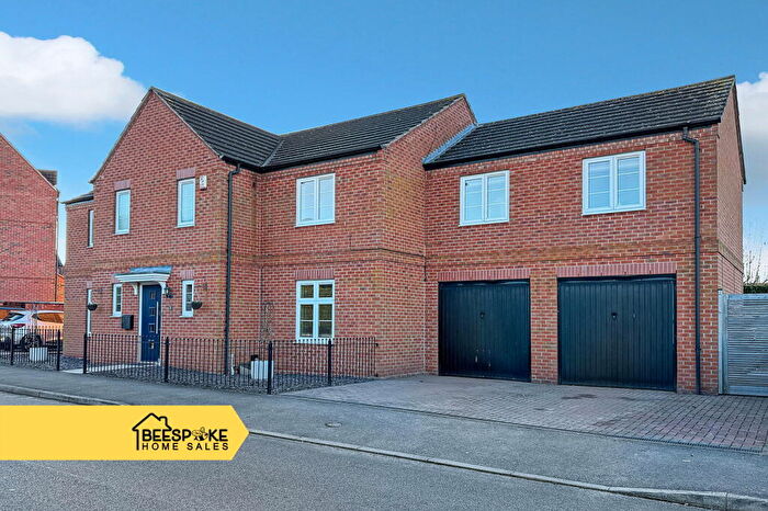 5 Bedroom Detached House For Sale In Farnsfield, NG22