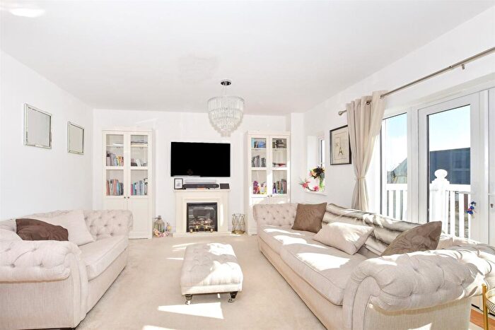 4 Bedroom Detached House For Sale In Southern View, Haywards Heath, West Sussex, RH16