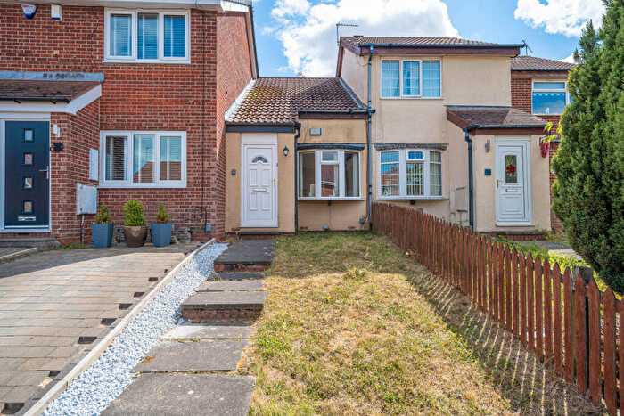 1 Bedroom Semi-Detached House For Sale In Dykes Way, Windy Nook, Gateshead, NE10