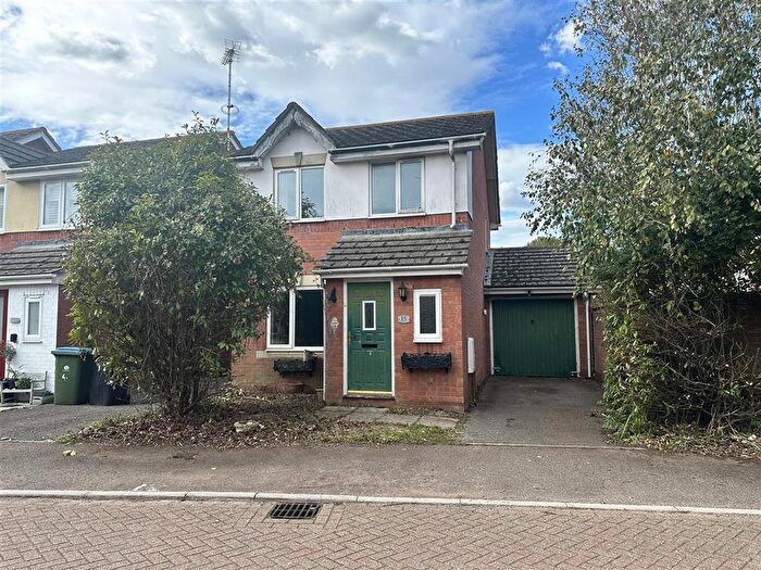 3 Bedroom Detached House For Sale In Camelia Close, Littlehampton, BN17