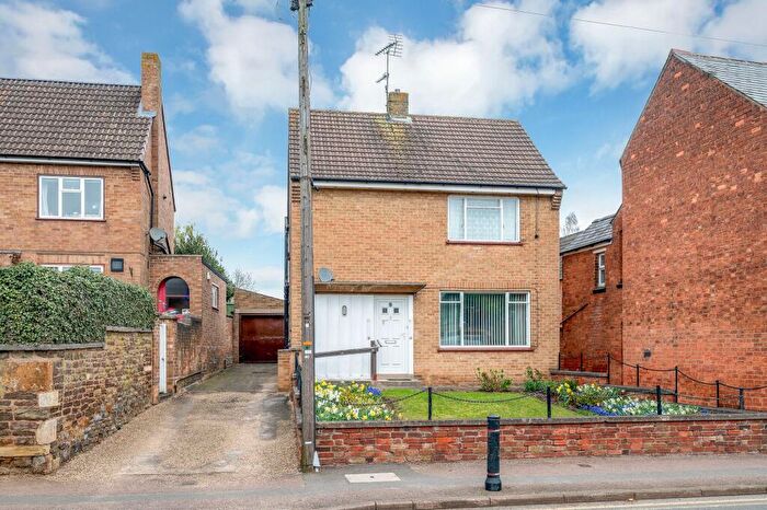 2 Bedroom Detached House For Sale In Cold Overton Road, Oakham, LE15