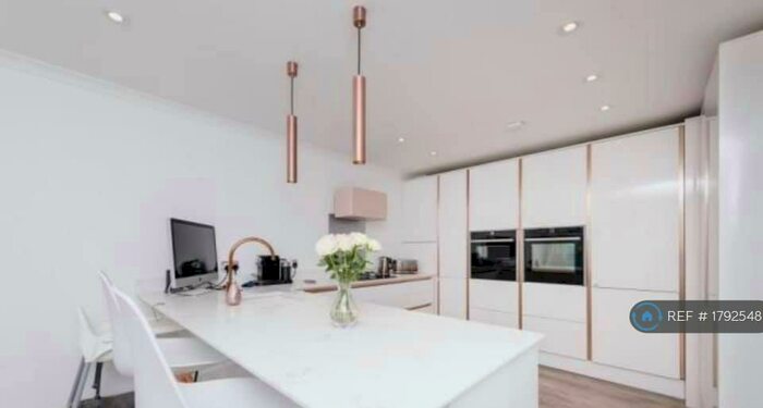 2 Bedroom Flat To Rent In Building, London, SE18