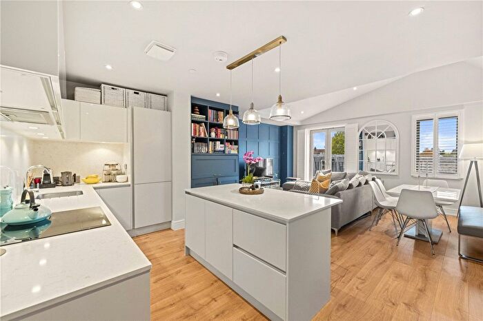 2 Bedroom Flat To Rent In Morshead Yard, Hampton, TW12