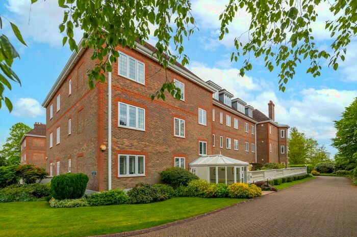 2 Bedroom Apartment For Sale In Batts Hill, Wray Mill House Batts Hill, RH2