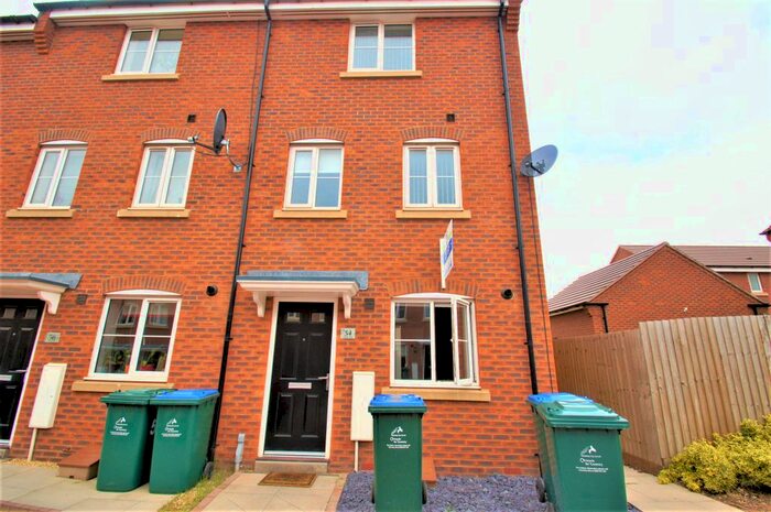 4 Bedroom End Of Terrace House To Rent In Anglian Way, Stoke Village, Coventry, CV3