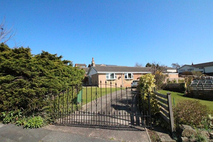 3 Bedroom Detached Bungalow To Rent In Robin Hill, Birstall, Batley, WF17