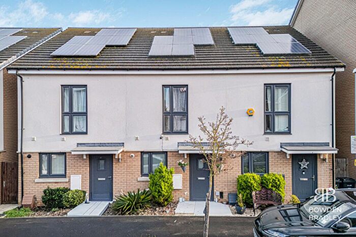 2 Bedroom Terraced House For Sale In Reservoir Way, Ilford, IG6