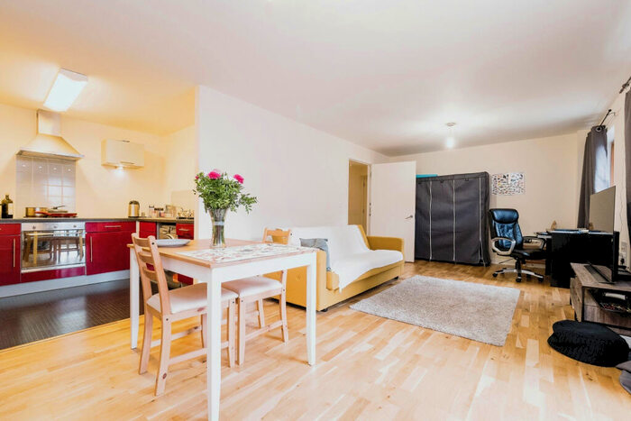 2 Bedroom Flat To Rent In Burford Wharf Apartments, Stratford, E15