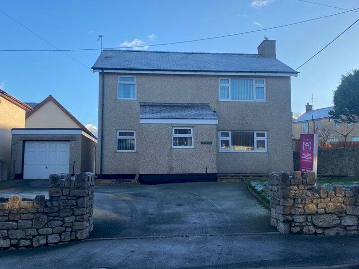 3 Bedroom Detached House For Sale In Salem Street, Bryngwran, LL65