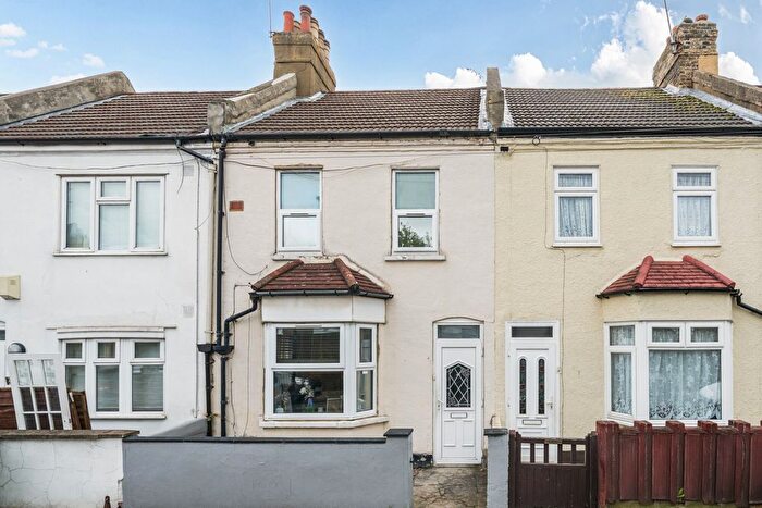 3 Bedroom Terraced House For Sale In Barth Road, Plumstead, SE18