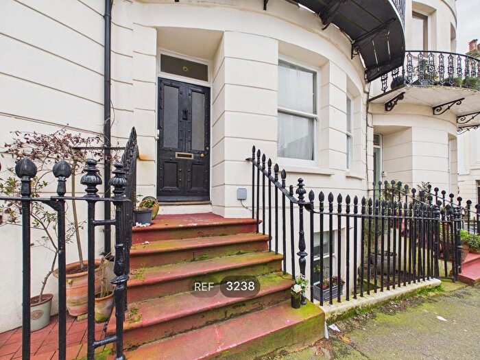 2 Bedroom Flat To Rent In Norfolk Square, Brighton, BN1