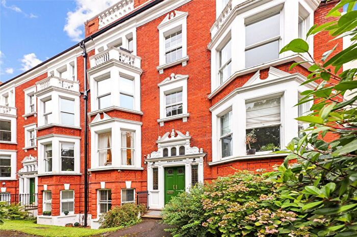 2 Bedroom Flat For Sale In Albert Mansions, Albert Bridge Road, London, SW11