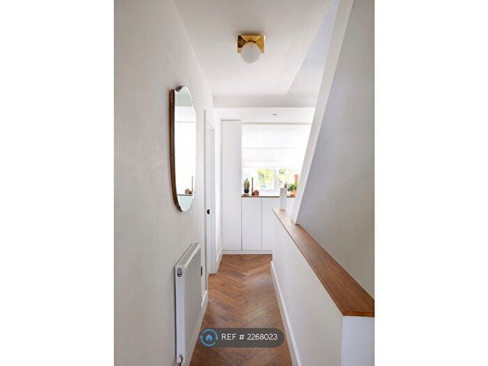 2 Bedroom Maisonette To Rent In Leigham Court Road, London, SW16