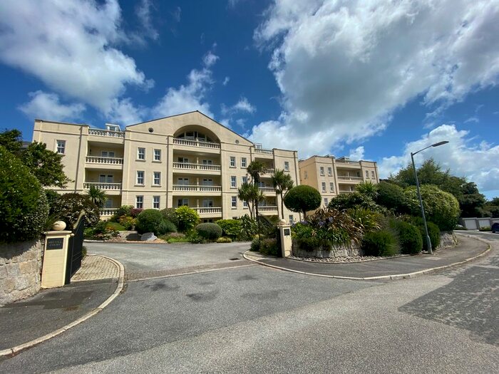 2 Bedroom Flat To Rent In Sea View Road, Falmouth, TR11