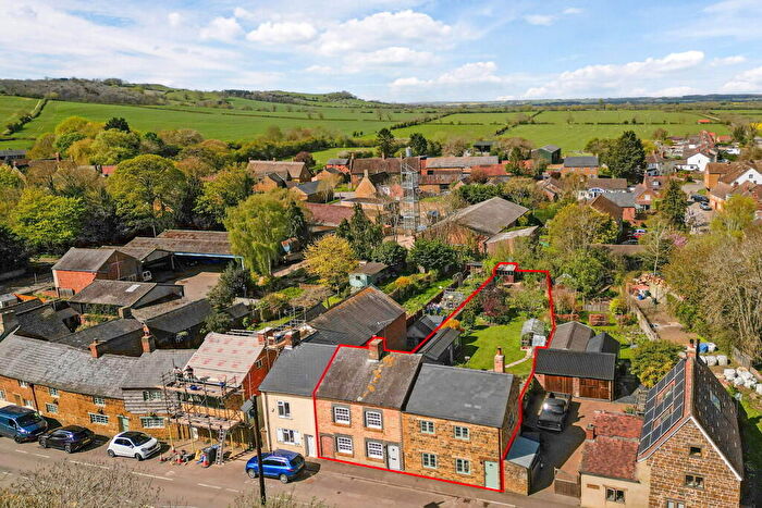 4 Bedroom Semi Detached House For Sale In Fenny Compton, CV47