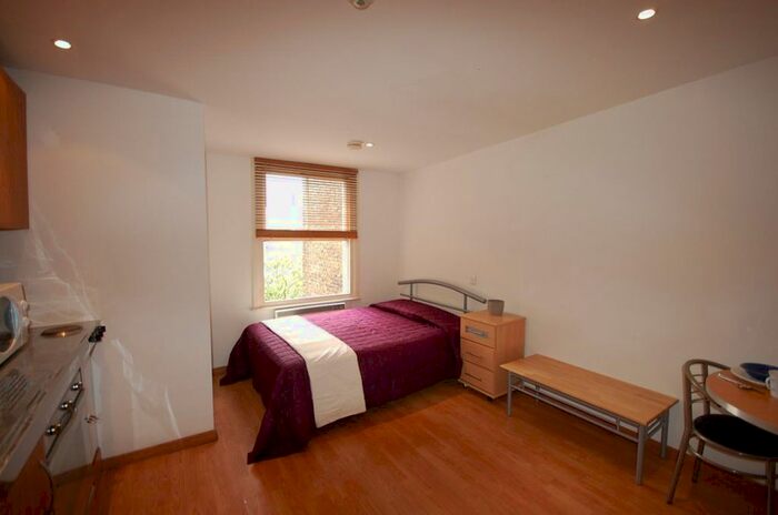 Studio To Rent In Linden Gardens, Bayswater / Notting Hill, W2