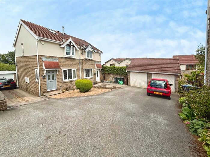 2 Bedroom Semi-Detached House For Sale In Grayshon Drive, Wibsey, Bradford, BD6