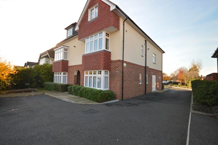 1 Bedroom Flat To Rent In Hook Road, Chessington, Surrey, KT9