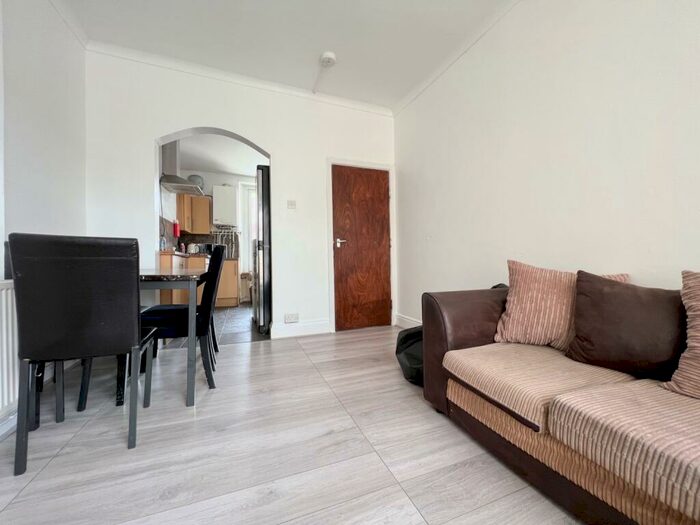 5 Bedroom Terraced House To Rent In Salisbury Road, Cathays, CF24
