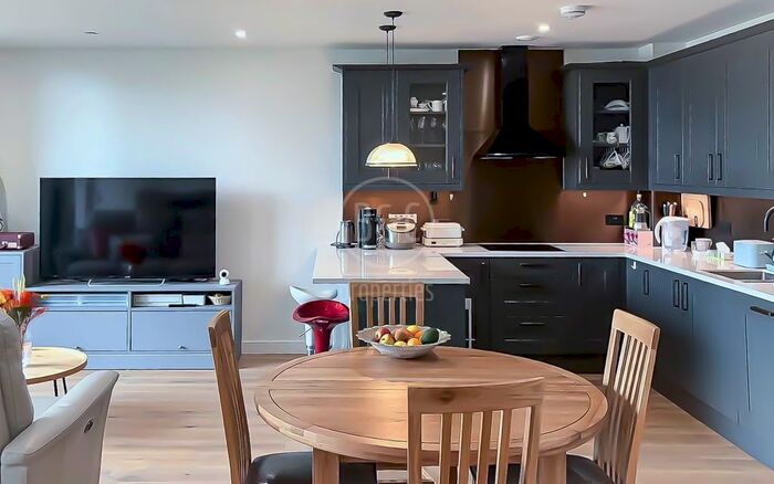 3 Bedroom Flat To Rent In Emery Wharf, London Dock, E1W