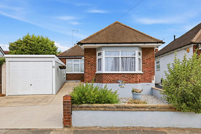 3 Bedroom Bungalow For Sale In Burfield Road, Leigh-on-sea, SS9