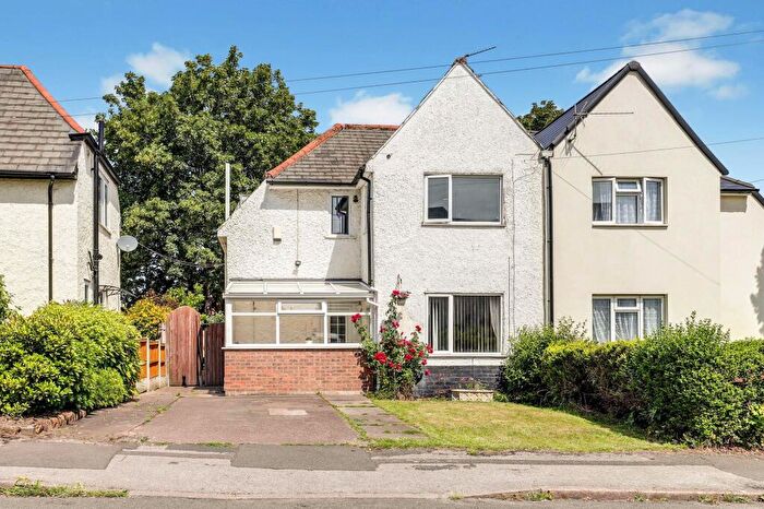 3 Bedroom Semi-Detached House For Sale In Farfield Avenue, Beeston, NG9