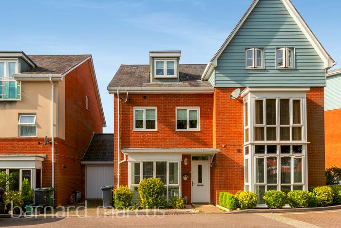 4 Bedroom Property To Rent In Goodworth Road, Redhill, RH1