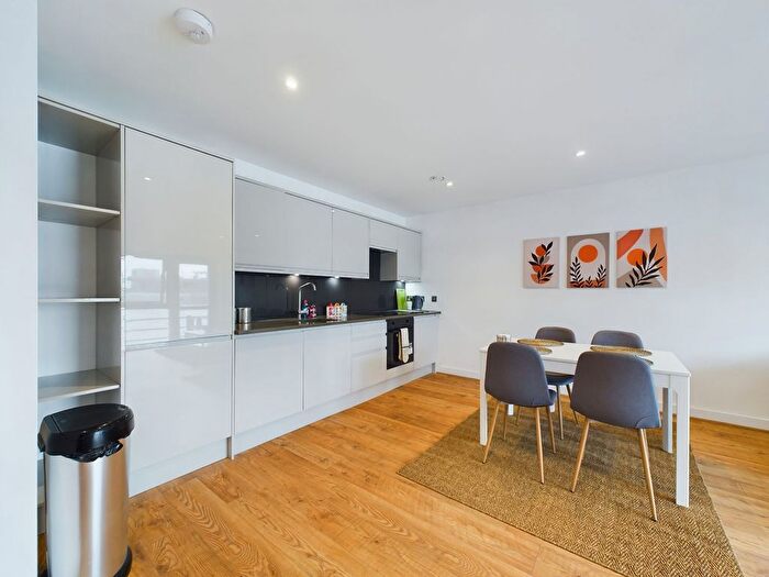 1 Bedroom Flat To Rent In William Jessop Way, City Centre, Liverpool, L3