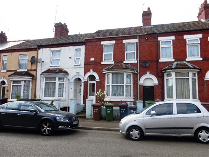 3 Bedroom House To Rent In York Road, Wellingborough, NN8