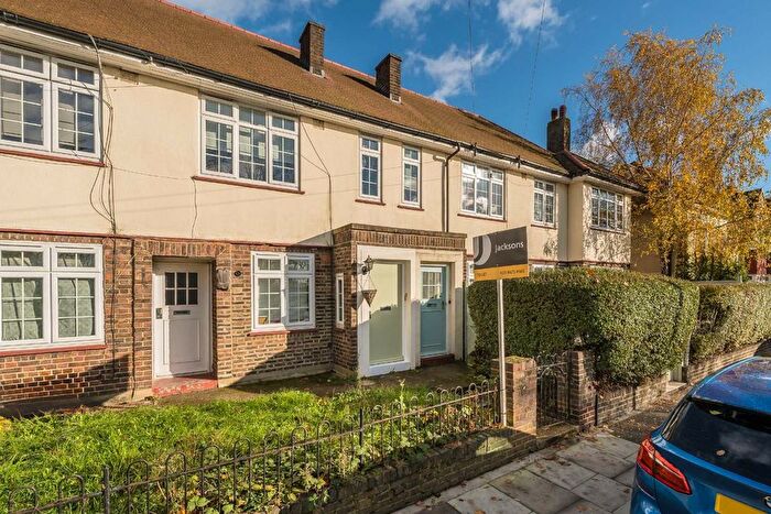 3 Bedroom Maisonette To Rent In Fieldview, London, SW18