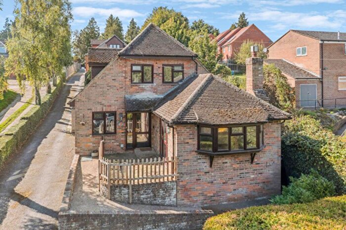 4 Bedroom Detached House For Sale In High Street, Markyate, AL3