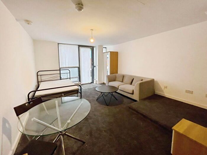 Flat To Rent In Twenty Twenty, Skinner Lane, Leeds, West Yorkshire, LS7