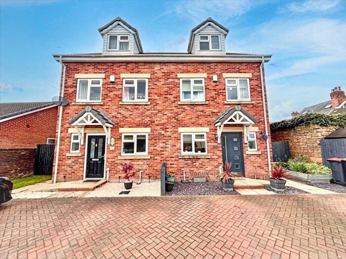 4 Bedroom Semi-Detached House For Sale In The Hill, Kirkby In Ashfield, NG17