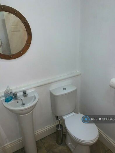 1 Bedroom Flat To Rent In Howard Street, Paisley, PA1