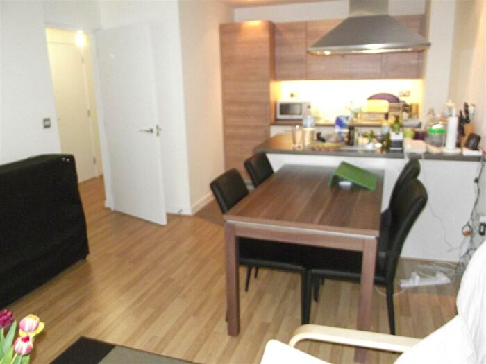 1 Bedroom Flat To Rent In Saunders Apartments, Bow, E3