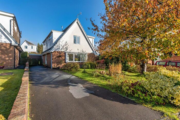 4 Bedroom Detached House For Sale In Knowe Hill Crescent, Lancaster, LA1