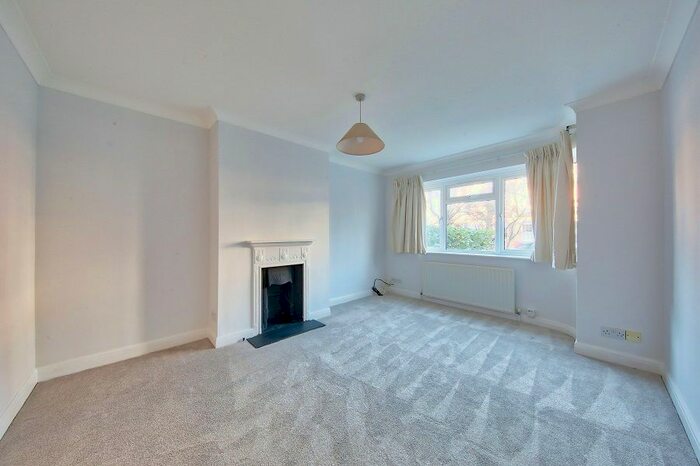 2 Bedroom Maisonette To Rent In Merton Hall Road, Wimbledon SW19