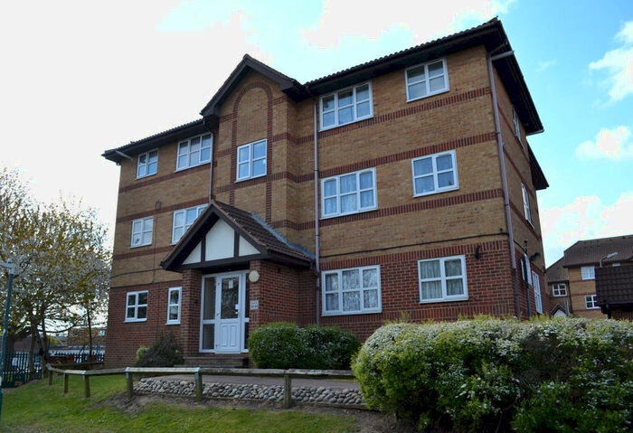 1 Bedroom Flat To Rent In Thames Gate, St. Edmunds Road, Dartford, Kent, DA1