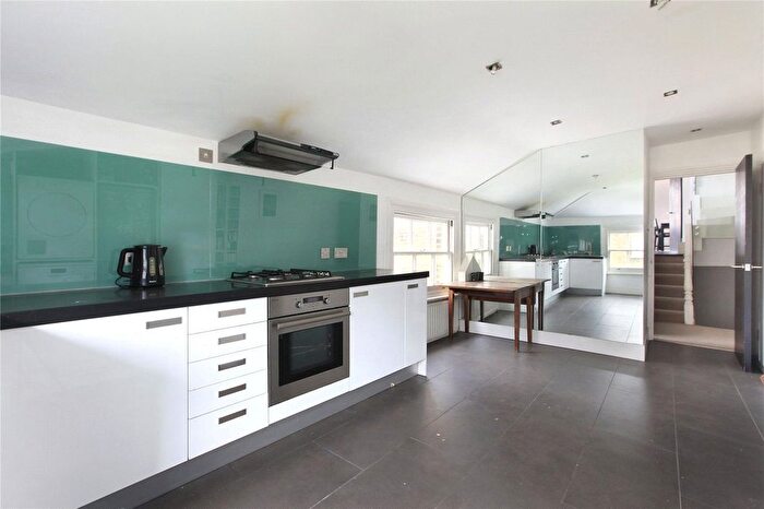 2 Bedroom Flat To Rent In Handforth Road, Oval, SW9