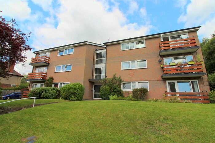 2 Bedroom Flat To Rent In Avenue Road, St Albans, Hertfordshire, AL1