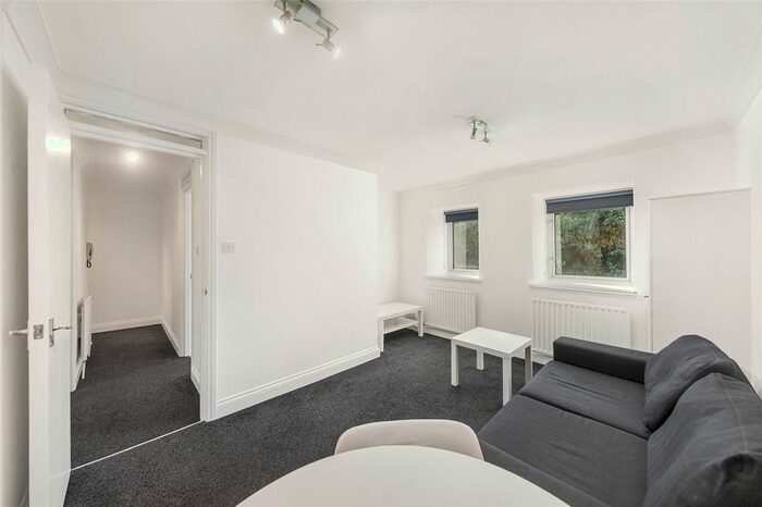 1 Bedroom Flat To Rent In Chiswick Plaza, - Sutton Court Road, London, W4