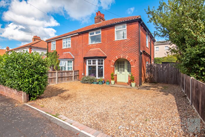 3 Bedroom Semi Detached House For Sale In Aurania Avenue, Norwich, NR1