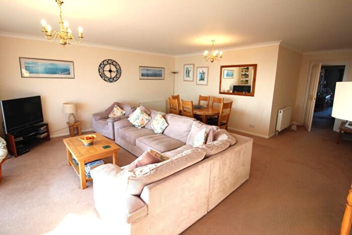 3 Bedroom Flat To Rent In St. Johns Road, Eastbourne, East Sussex, BN20